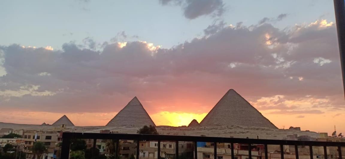 Carpet Alaadein Pyramids View Hotel Kafret el-Gabal Exterior foto
