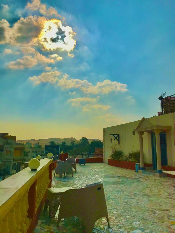 Carpet Alaadein Pyramids View Hotel Kafret el-Gabal Exterior foto